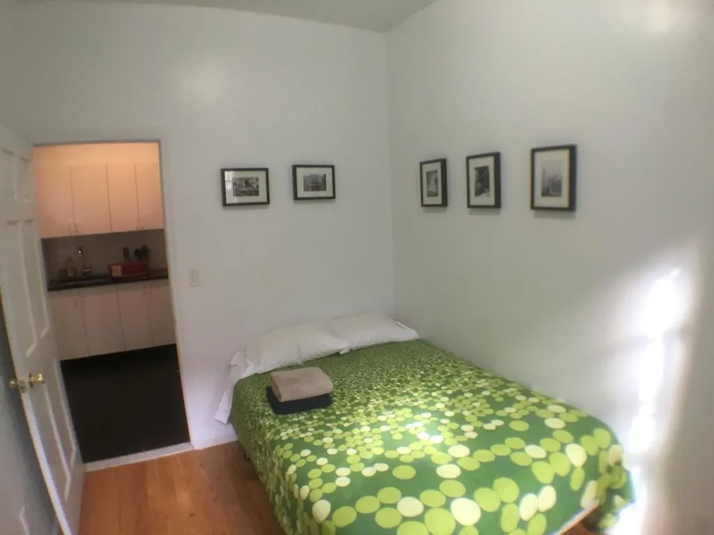 Two Bedroom Apartment Henry Street #42 Nowy Jork